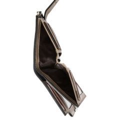 Foto de billetera elegante con broche y monedero de cuero PU mostrando su espacio de bolsillo para billetes