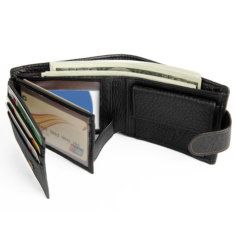 Foto de billetera horizontal clásica con broche y monedero de cuero natural mostrando capacidad de bolsillos en color negro
